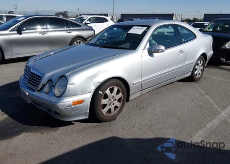 2000 Mercedes-Benz Clk 320 z USA, uszkodzony, nr VIN WDBLJ65G2YF149732